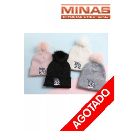 GORRO DE UNICORNIO CON POMPON.