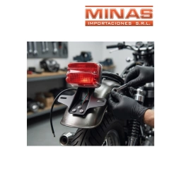 FAROL TRASERO CON SOPORTE, PARA MOTO CG125, 21 CM X 12,5 CM.