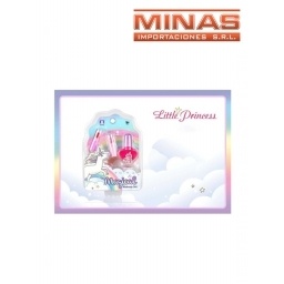 ESMALTE CON LAPIZ LABIAL.