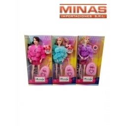 MUECA CON MALETA Y  ACCESORIO.