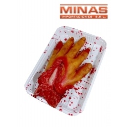 MANO ENSANGRENTADA CON HERIDA, EN BANDEJ, 18 CM X 12 CM.