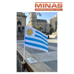 BANDERA DE URUGUAY 15 CM X 21 CM, PALO DE 30 CM.